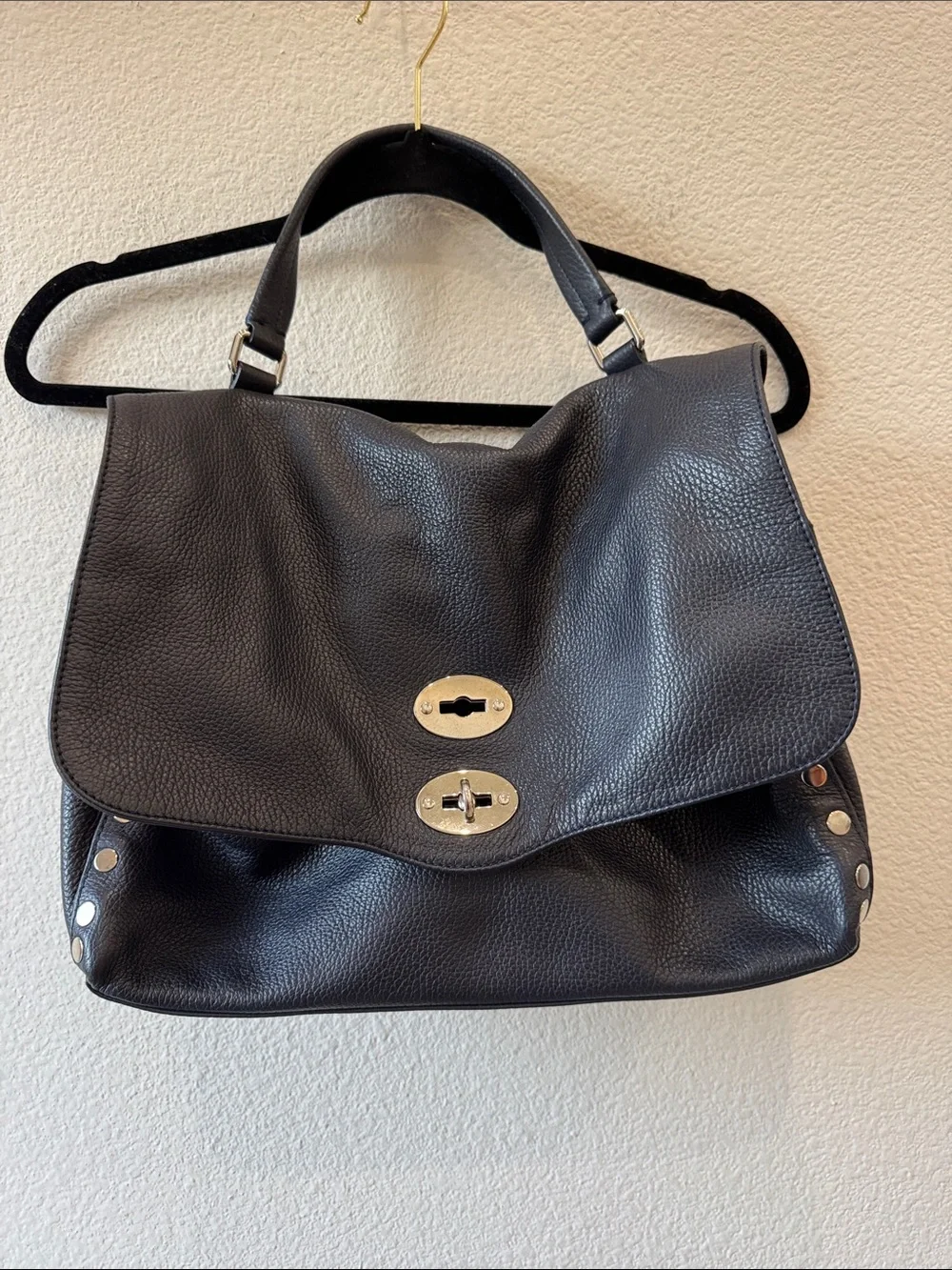 Zanellato Navy Studded Hammered Leather Crossbody Bag EUC
